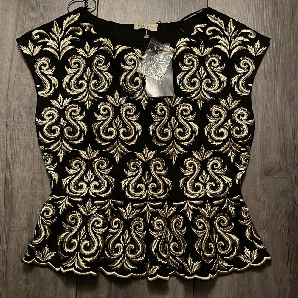 NWT ZARA top. Size medium